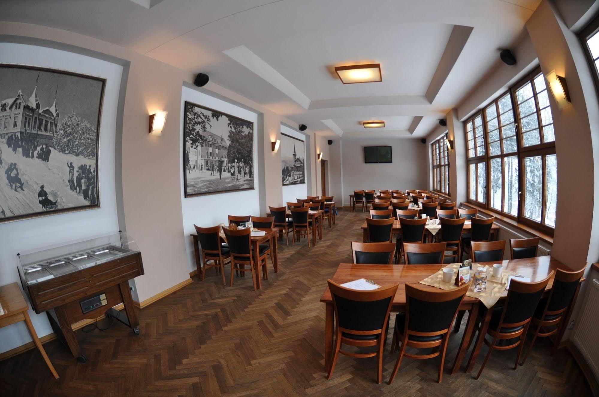 Parkhotel Smrzovka Екстер'єр фото